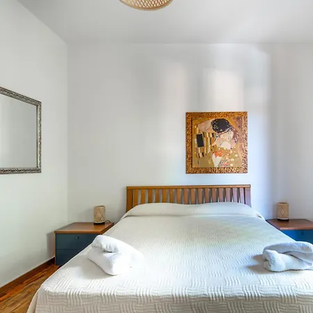 Family Flat Con Giardino, 2 Bagni, 6 Ospiti ラッパロ