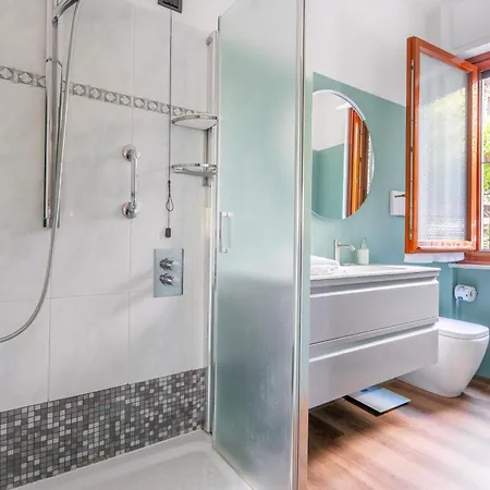 アパート Family Flat Con Giardino, 2 Bagni, 6 Ospiti