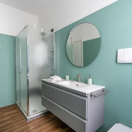 Family Flat Con Giardino, 2 Bagni, 6 Ospiti * ラッパロ